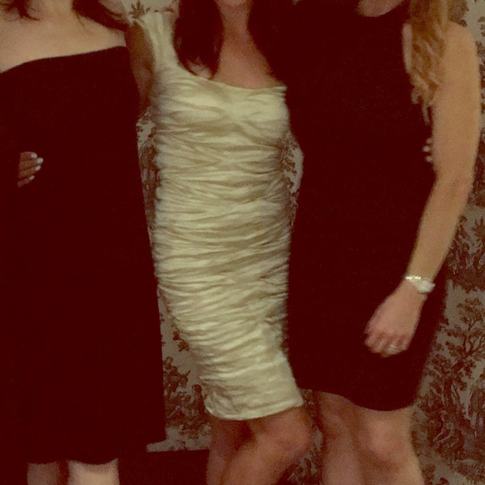 ⭐️ Nicole Miller Cocktail Dress!!⭐️